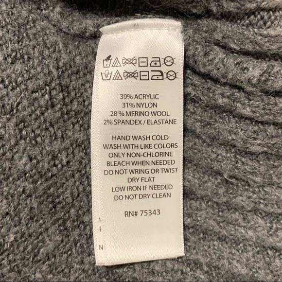 Oversized Turtleneck Sweater - Picture 7 of 10